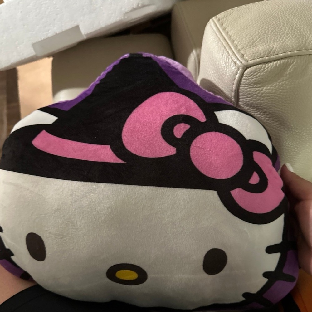 Hello kitty brand new squishmallows Halloween